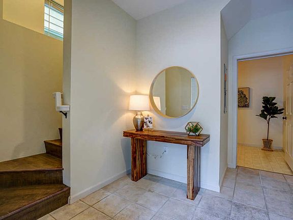 4th image of 136 Serra Ln
