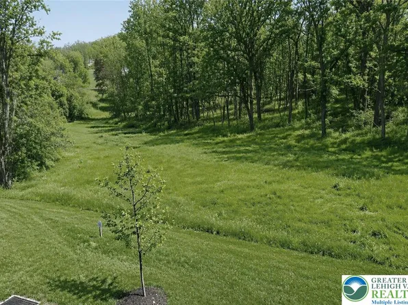 2612 Saddleback Ln, Bethlehem, PA 18015