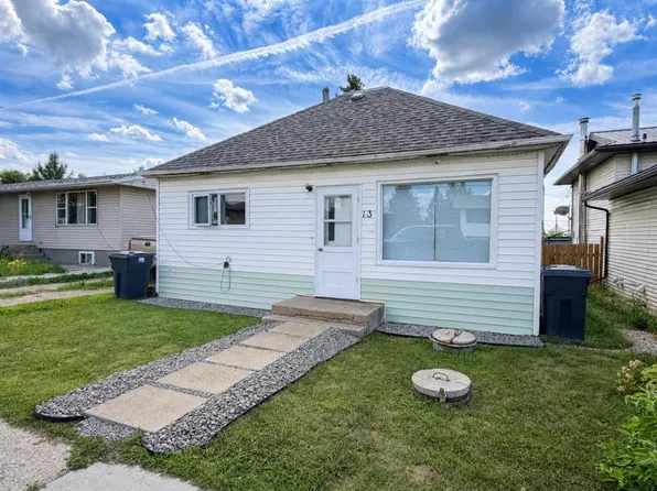 13 N 1st Ave E, Marshall, SK S0M 1R0