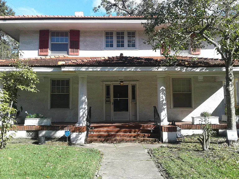 251 Michigan Ave — Photo 1