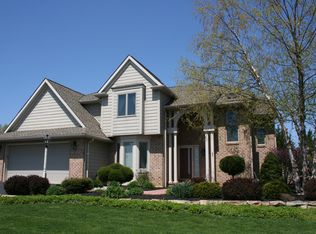 3583 Fox Hill Dr, Chambersburg, PA