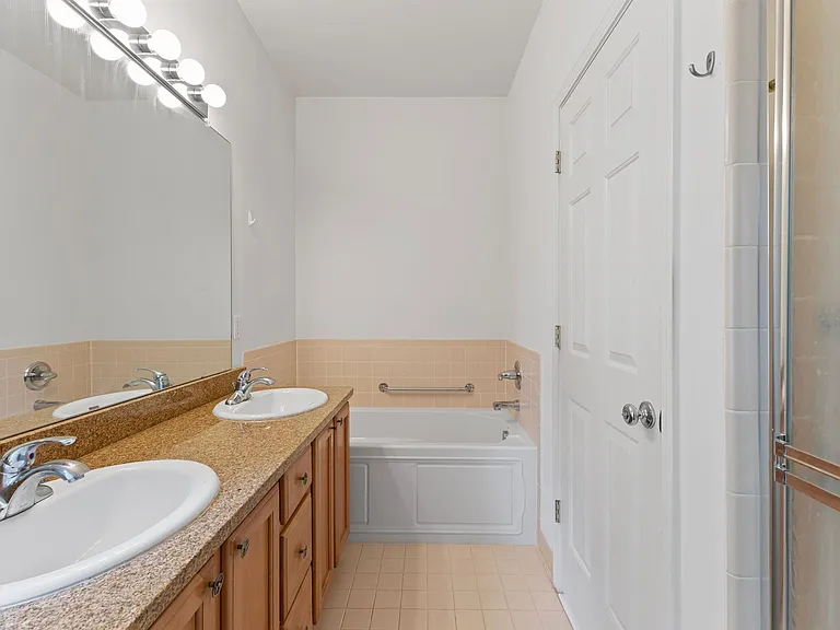 3091 Camden Dr — Photo 8
