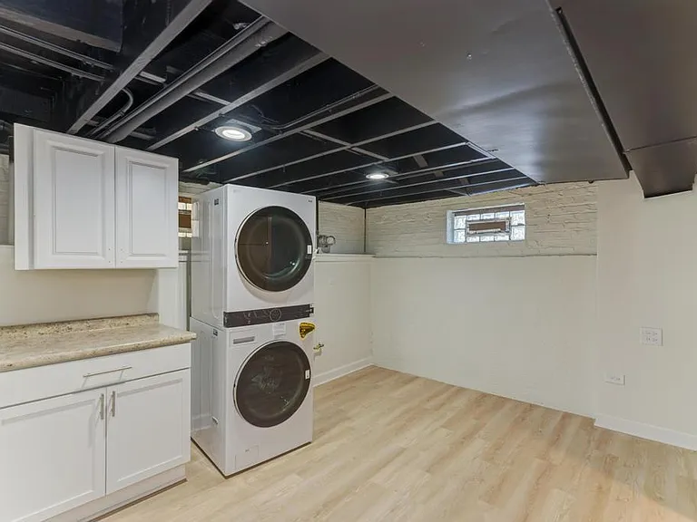 6218 W Foster Ave — Photo 9