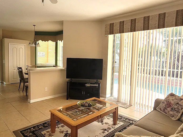 142 Babylon Ln — Photo 6