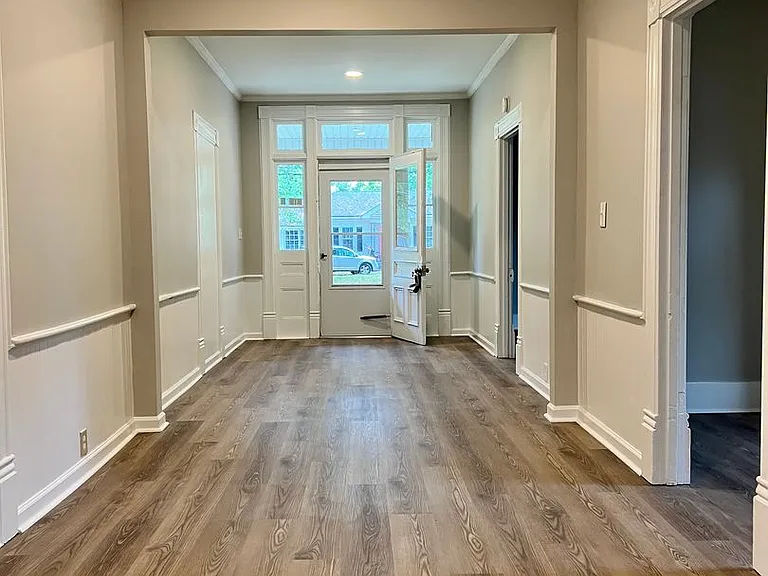 317 S Maple Ave — Photo 1