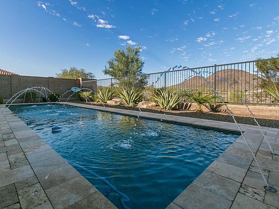 3rd image of 13122 W Calle De Baca