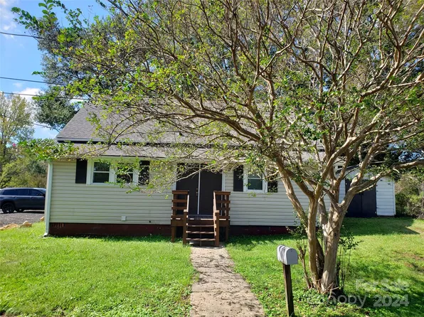 142 Alsace St, Mount Holly, NC 28120