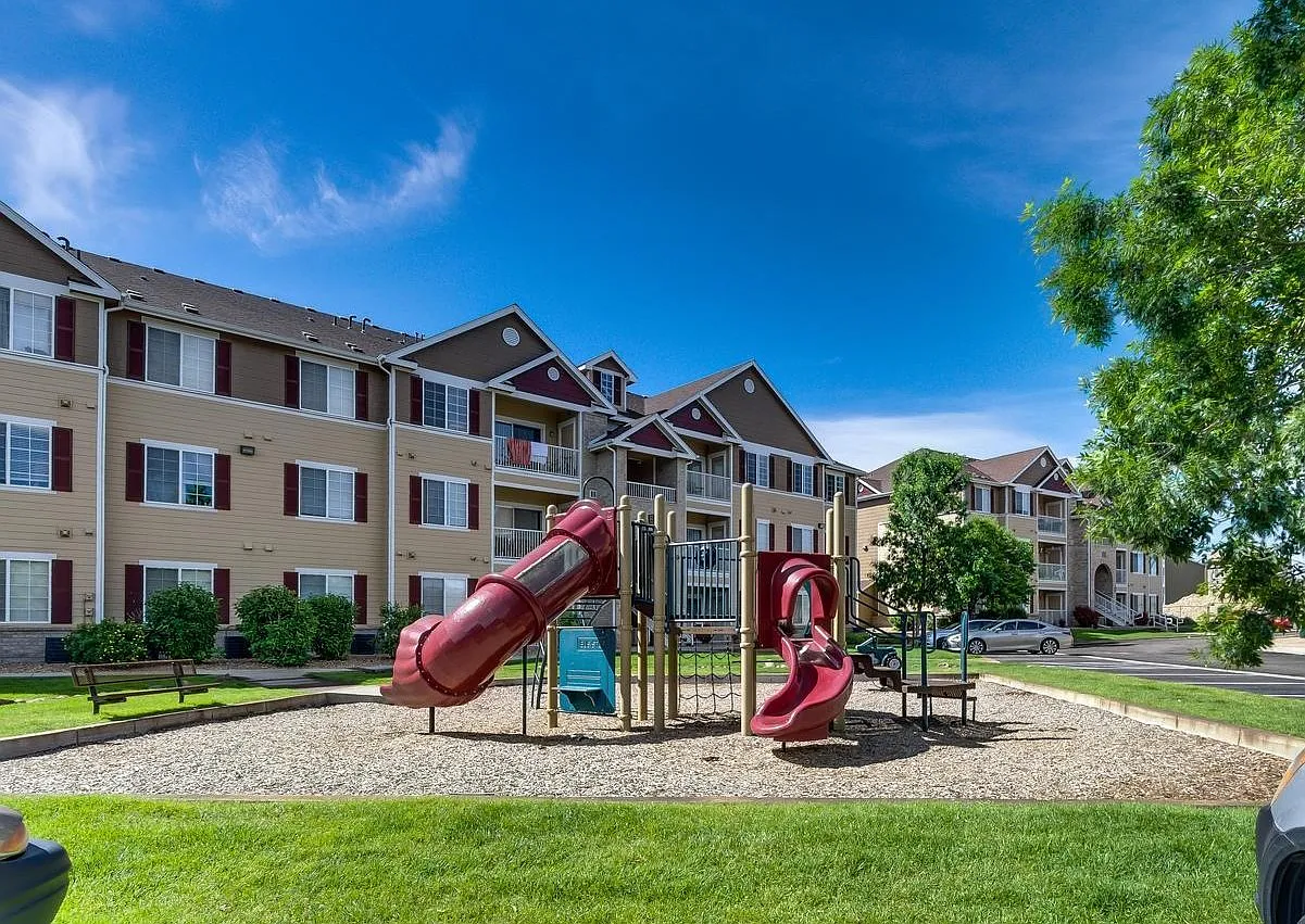3 bed, 1291 sqft, $2,200 — Photo 1