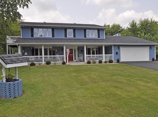 718 Meadow Ln, Winthrop Harbor, IL