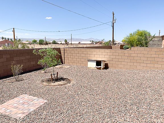 5th image of 5027 S Jacaranda Pl
