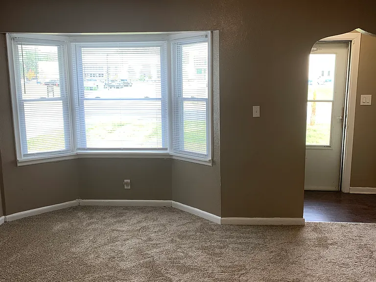 2025 Northover Rd — Photo 11