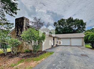 102 Gwenellen St, Locust Grove, GA 30248