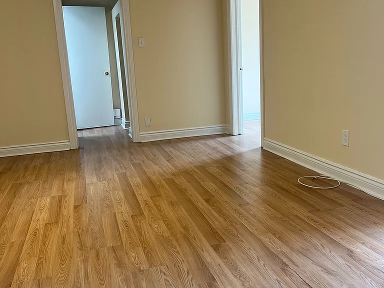 788 Eglinton Ave E #1 — Photo 5