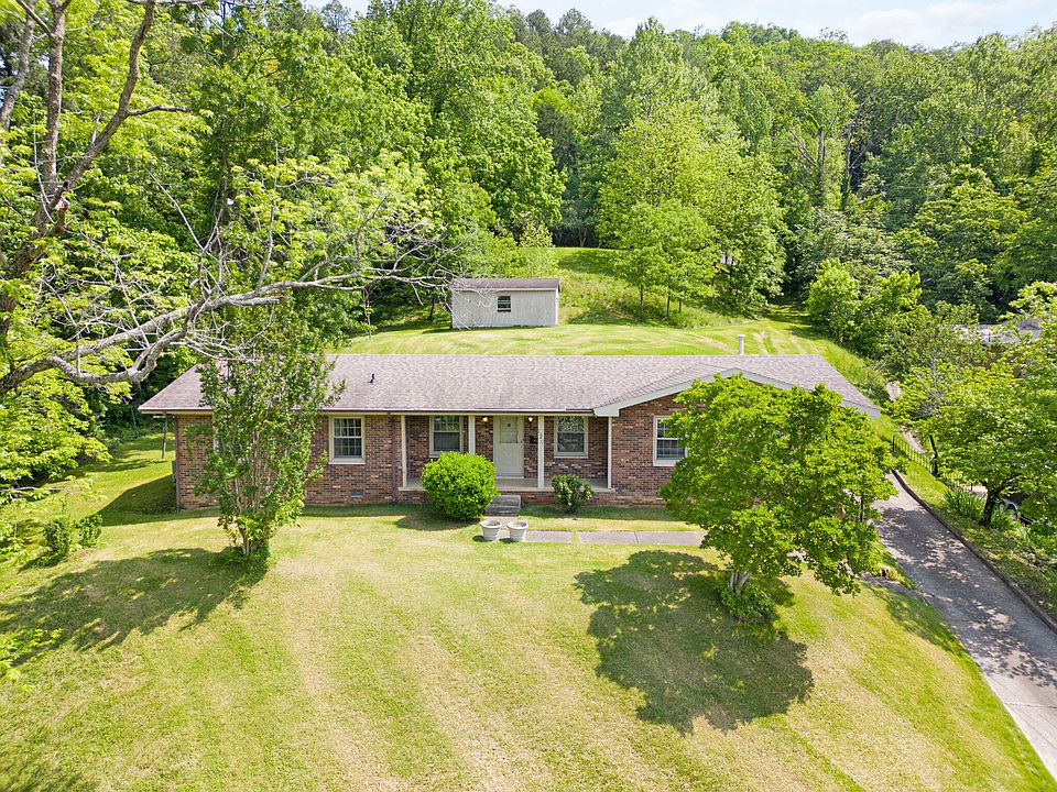 1st image of 120 Burch Oak Ln