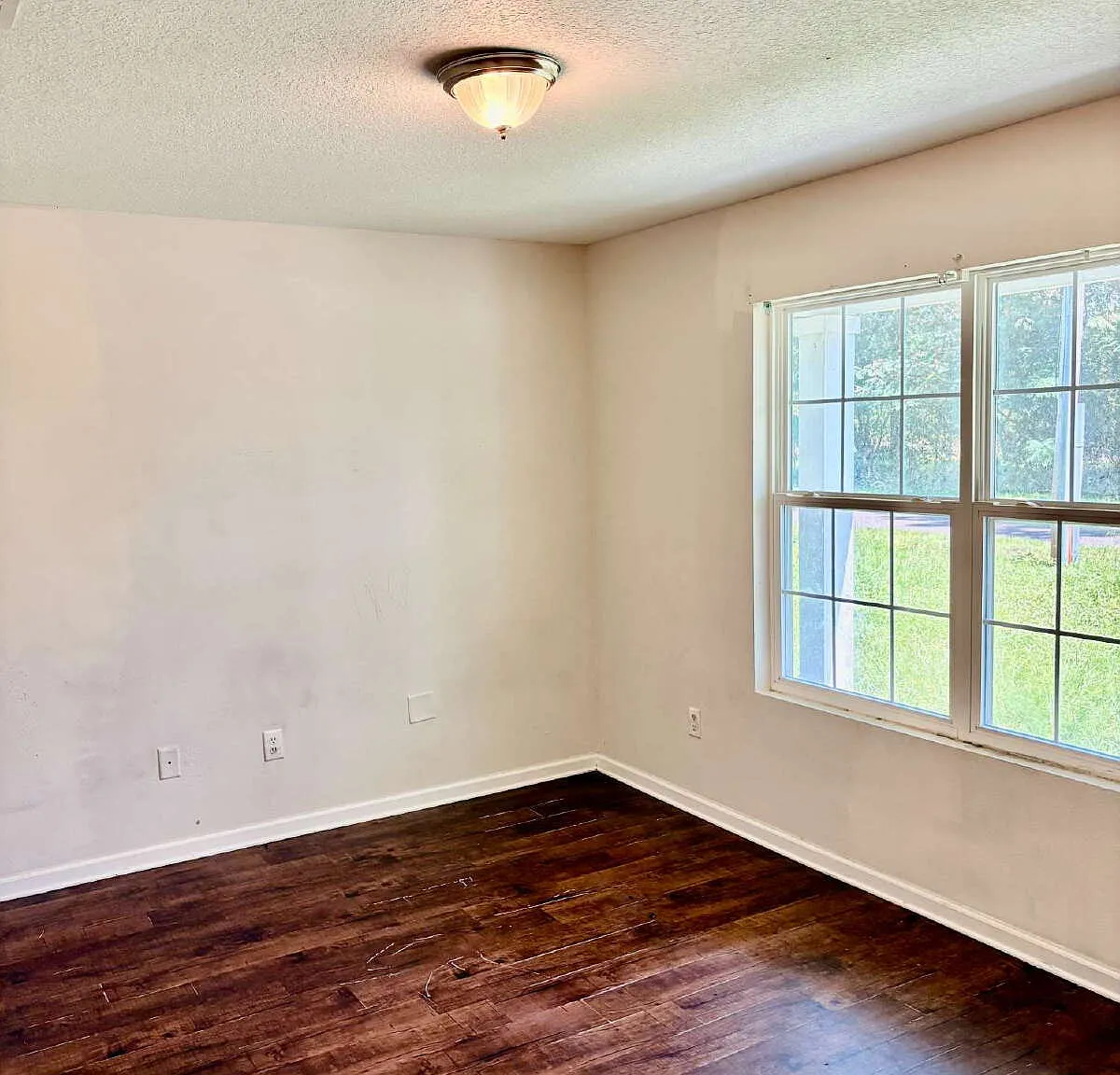 3 bed, 2.0 bath, 1430 sqft, $1,600 — Photo 4