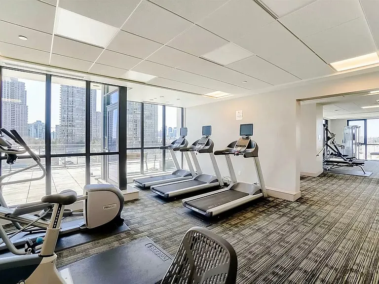 75 Eglinton Ave W #605 — Photo 4