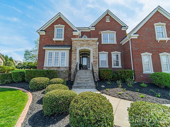 4th image of 307 Hollister Estates Dr
