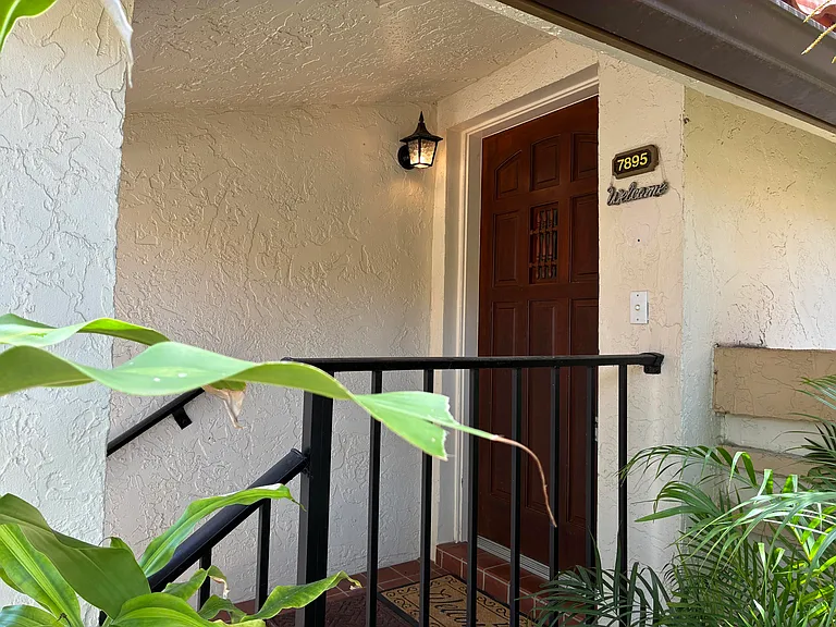 7895 La Mirada Dr — Photo 4