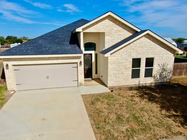 153 medium meadow, Lytle, TX 78052