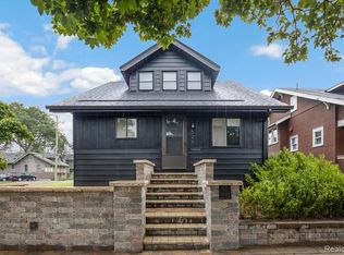 526 N Washington Ave, Royal Oak, MI 48067
