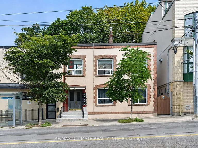 2360 Queen St E #3 — Photo 2