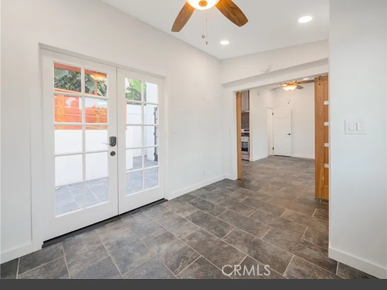 1060 W 6th St — Photo 8