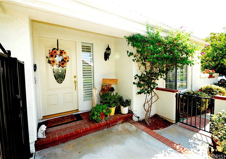 1st image of 25876 Bellis Dr