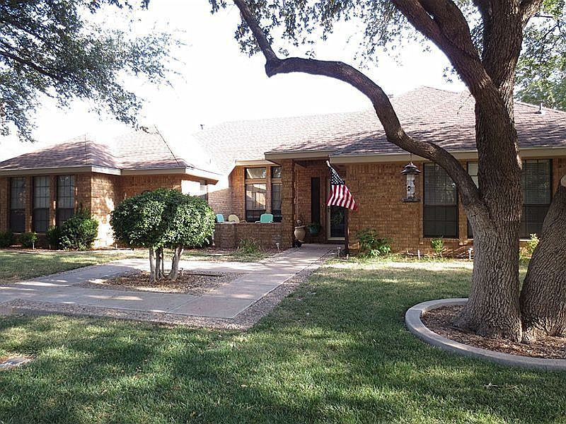 1st image of 3604 Oakridge Dr