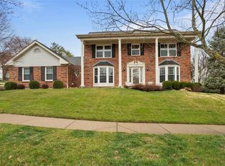 1147 Du Motier Dr, Ballwin, MO 63011