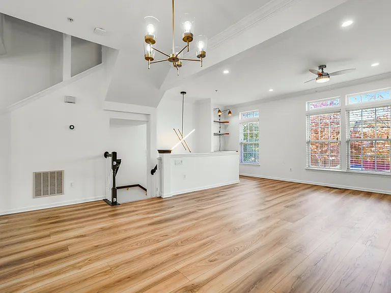 3603 Madison Ln — Photo 5