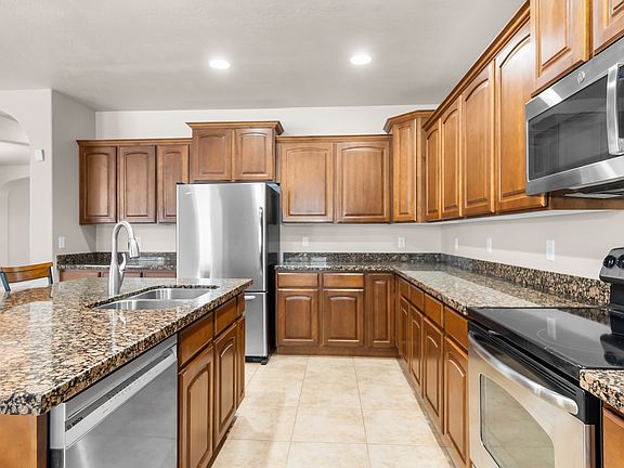 4th image of 1077 N Adelburg Dr W