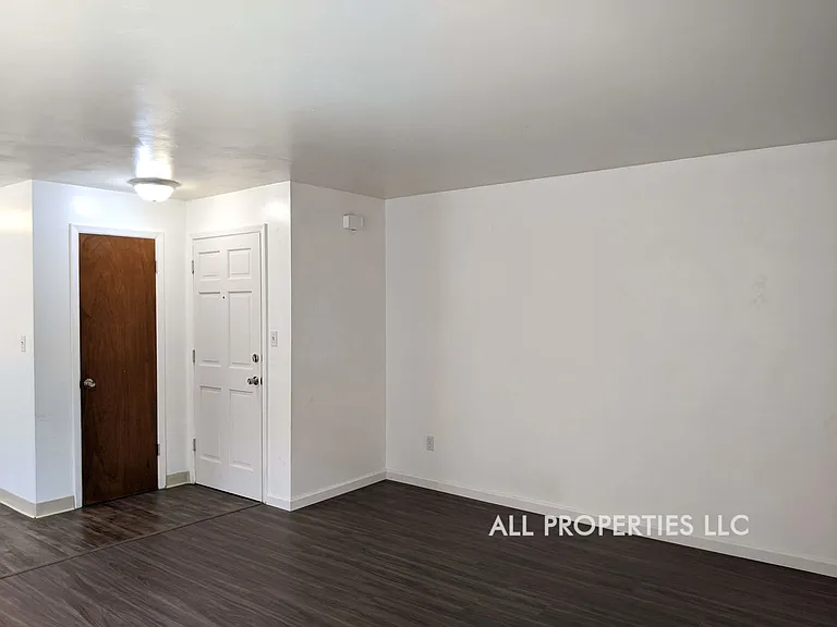 919 3rd St #2 — Photo 12