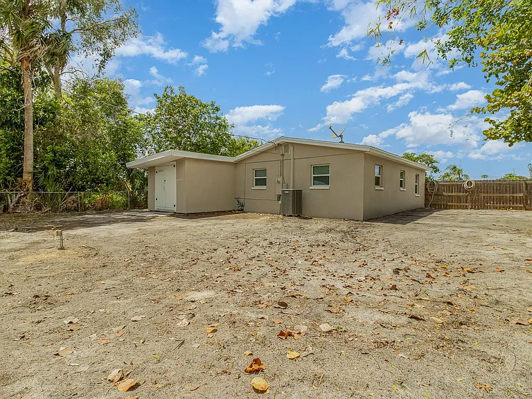 2567 Pepper Ave — Photo 13