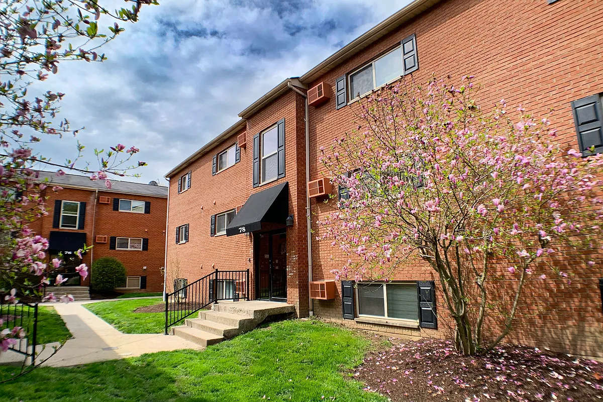 Building Photo - Crown Station Apartments
