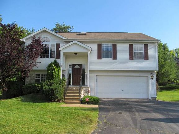 3rd image of 961 Hidden Valley Dr