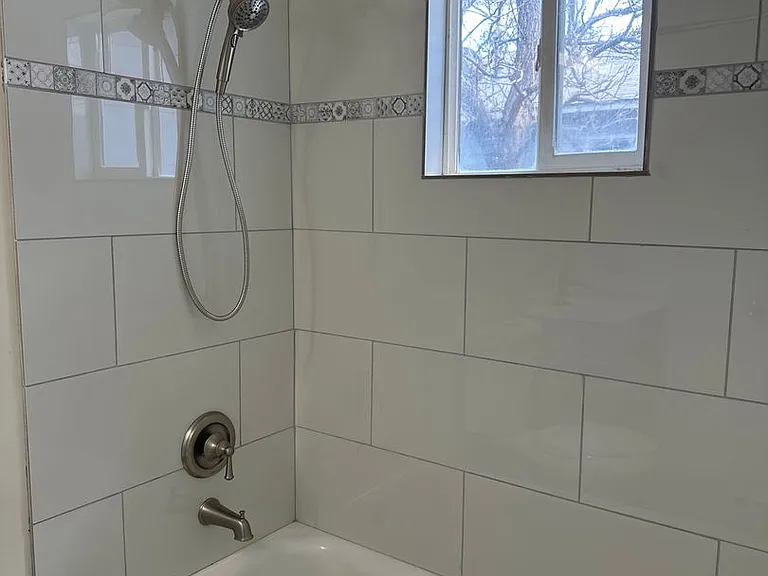 796 Moran St — Photo 14