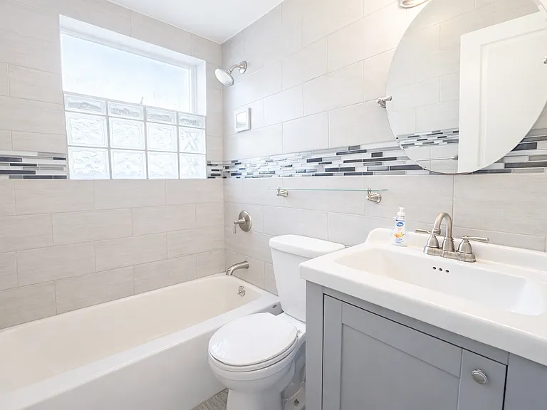7117 72nd St #2A — Photo 5
