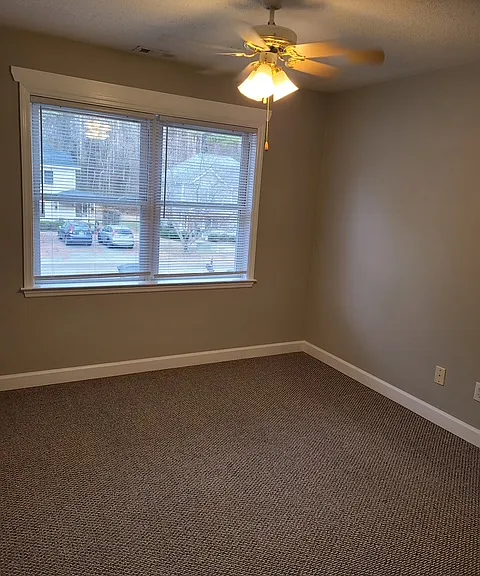 109 Laura Ln #B — Photo 11