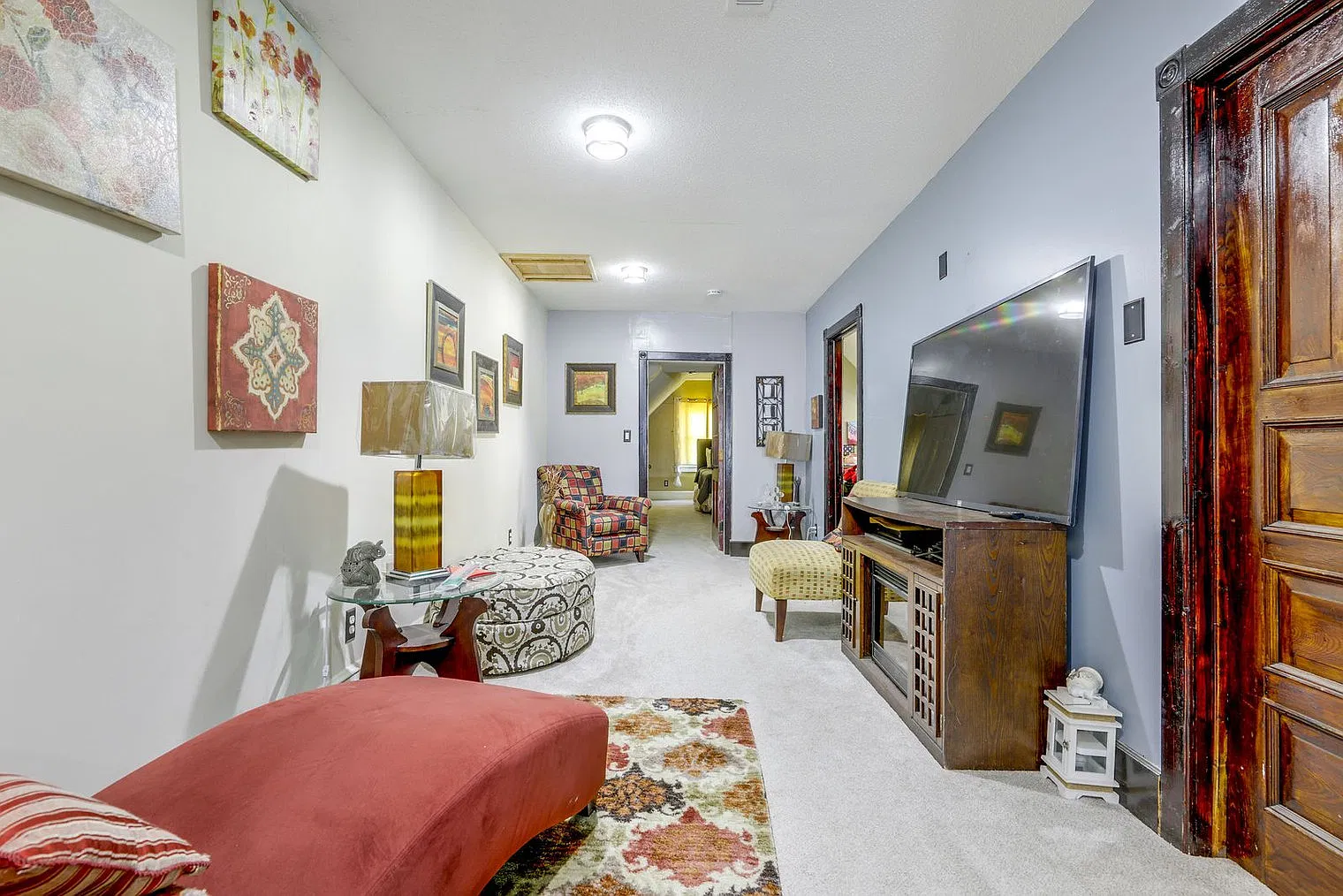 2 bed, 1.0 bath, 893 sqft, $2,264 — Photo 1