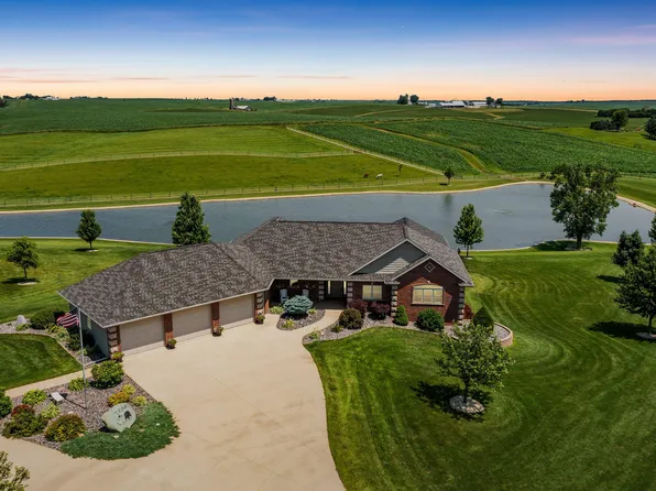 19395 Sacred Heart Ln, Bernard, IA 52032