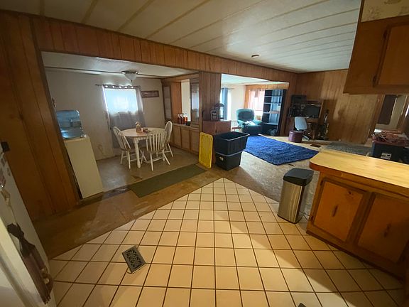 3rd image of 8401 Clinton Rd