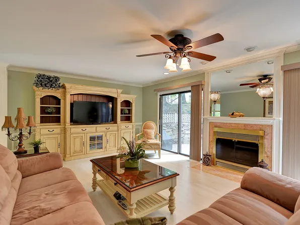 211 Stephanie Dr, North Caldwell, NJ 07006