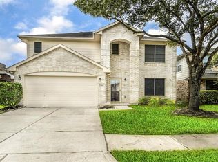 7803 Hunters Peak Ln, Baytown, TX 77523