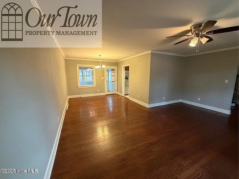 1711 Meadowbrook Ln W — Photo 4