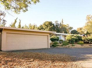 12681 Robleda Rd, Los Altos Hills, CA 94022