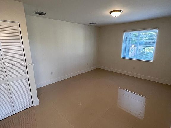 4th image of 1758 NW 65th St #1