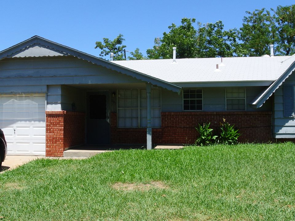 2nd image of 951 SW 2nd St