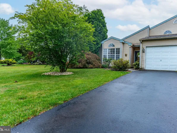30 Kern Dr, Perkasie, PA 18944