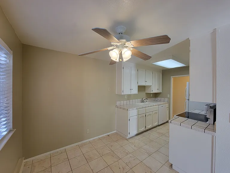 2625 Keystone Ave #101 — Photo 2