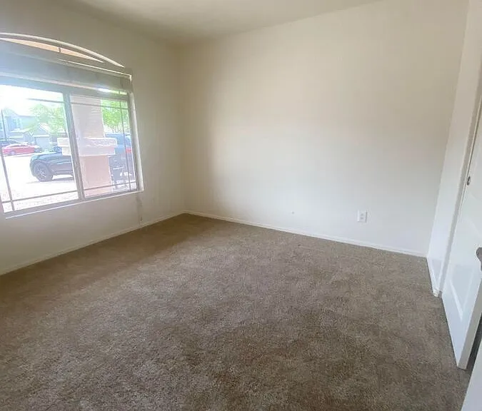 4850 N 113th Dr — Photo 3